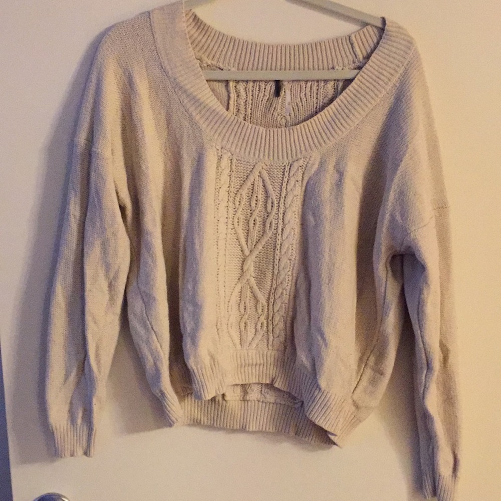 Good condition FREE PEOPLE SWEATER!!